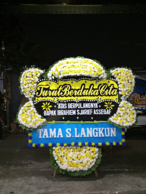 Papan Bunga Duka di Aru Tengah